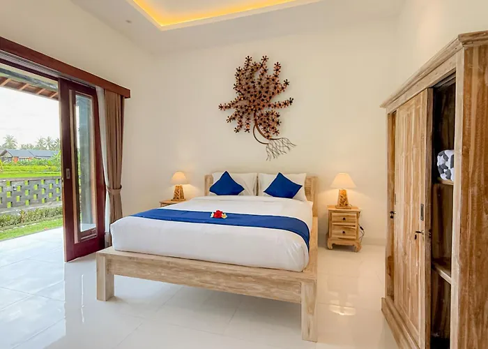 Sri Aurora Guest house *