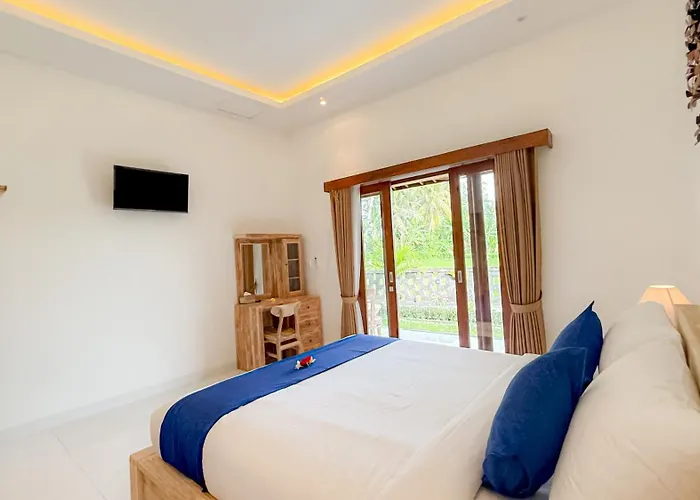 Sri Aurora Guest house *